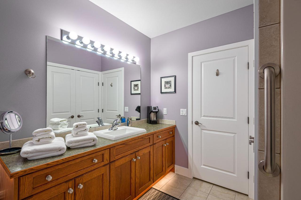 Adela's 4* West Kelowna
